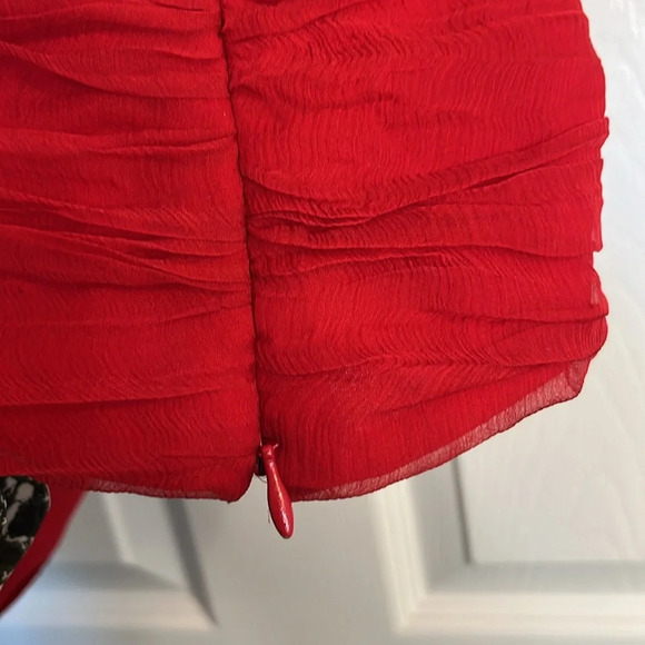 Vintage 100% Silk Red Ruffled Tank Top ❤️♥️❤️ - Picture 6 of 10